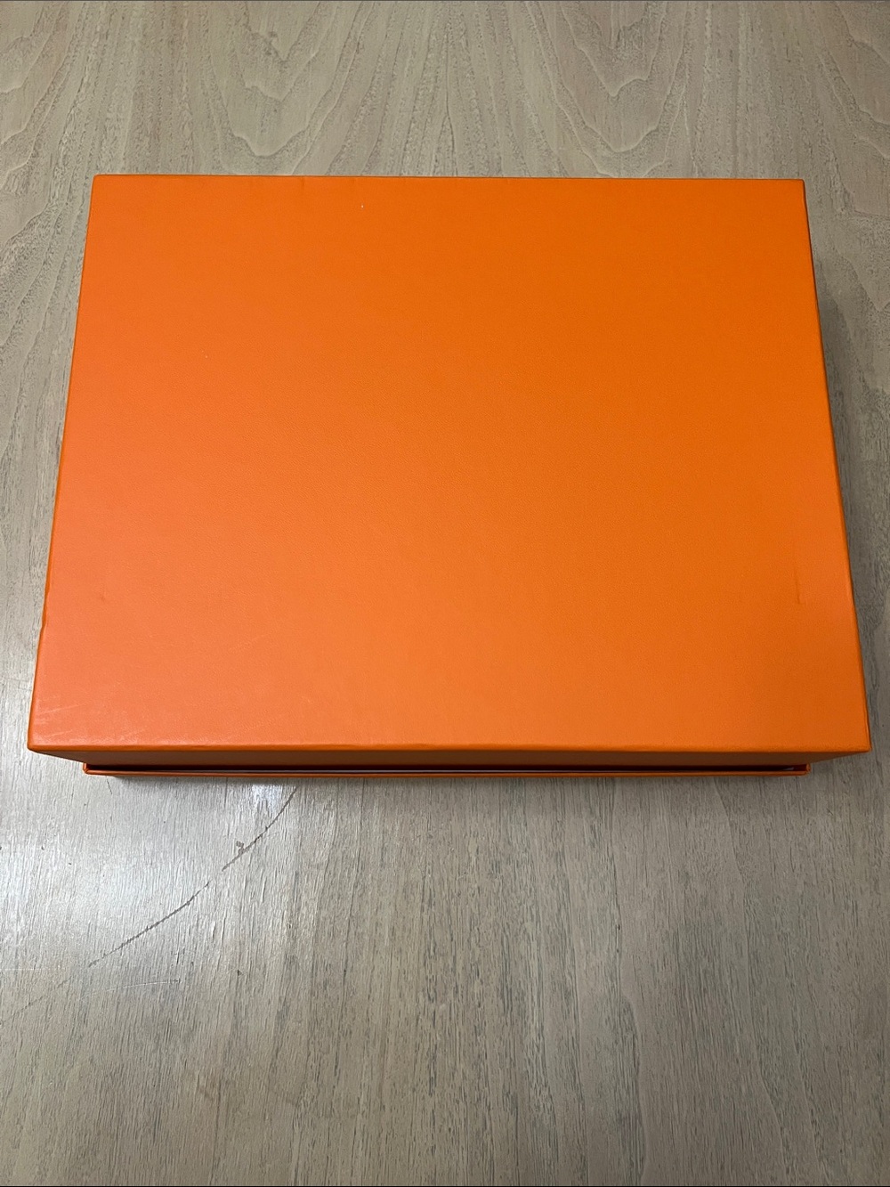 Box - Signature Orange - Picture 12 of 12